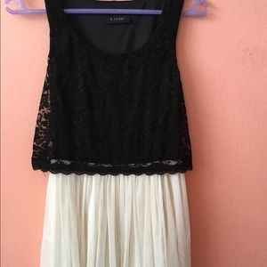 B.Smart(S)Black lace dress with white flowy bottom